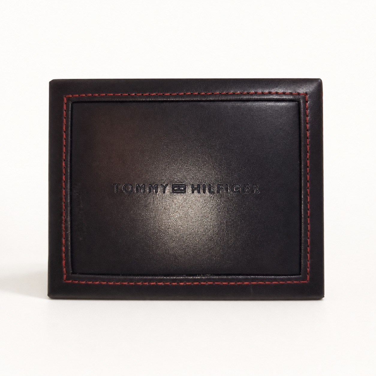 Tommy Hilfiger billetera marrón oscuro con costuras rojas