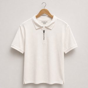 Polo Calvin Klein Jeans blanco con cierre talla L, vista frontal