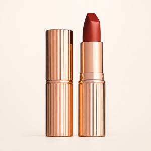 Labial mate Charlotte Tilbury Matte Revolution en estuche rose gold
