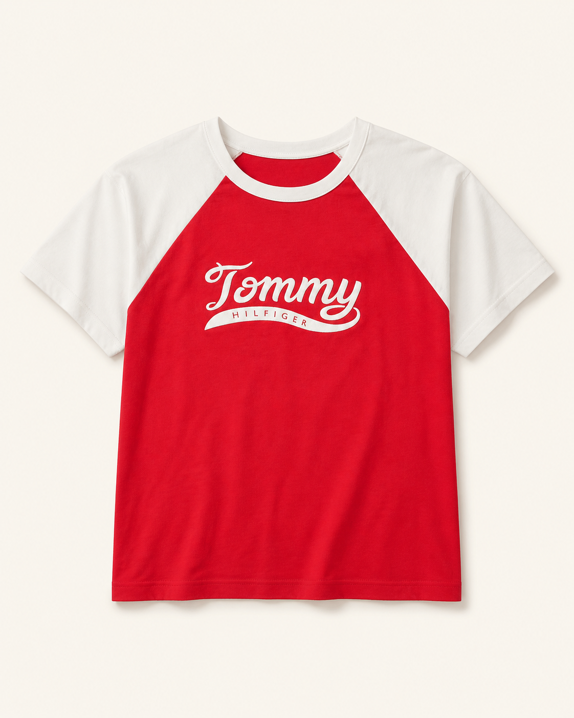 Tommy Hilfiger Camiseta Raglán Roja y Blanca Logo Script – Talla S
